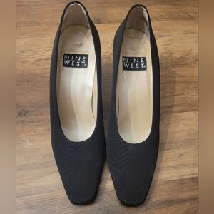 Nine West Women's Black Classic Pointed-Toe Pumps